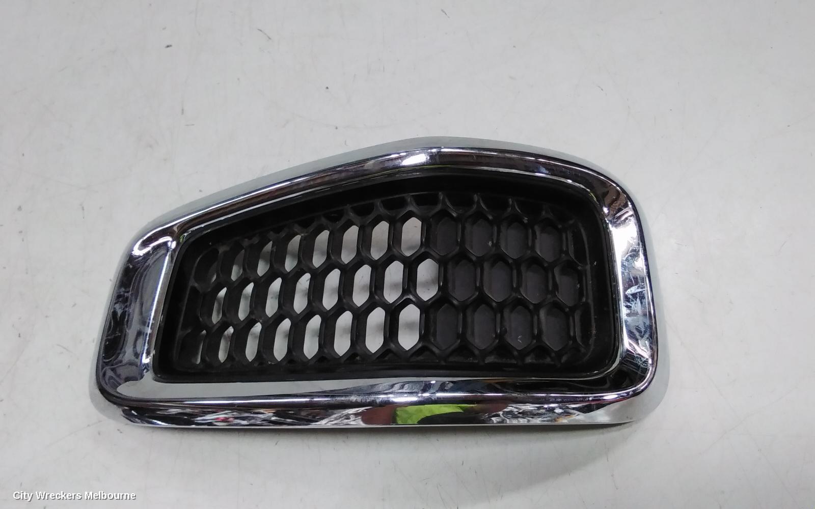 JEEP CHEROKEE 2014 Grille