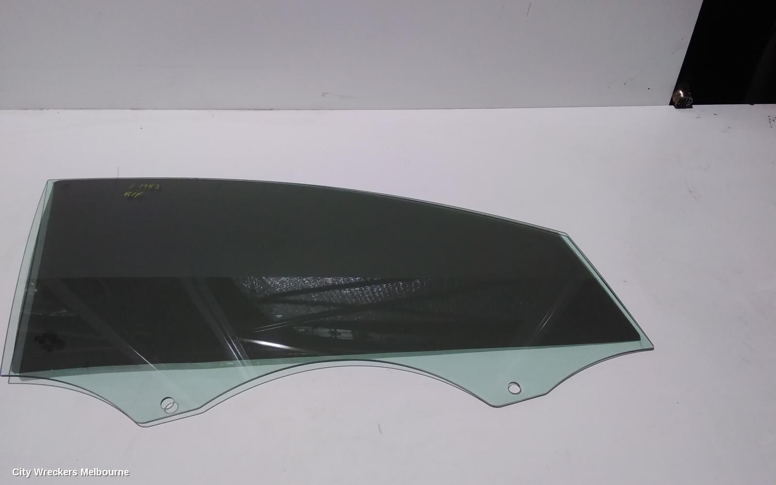 AUDI Q7 2013 Right Front Door Window