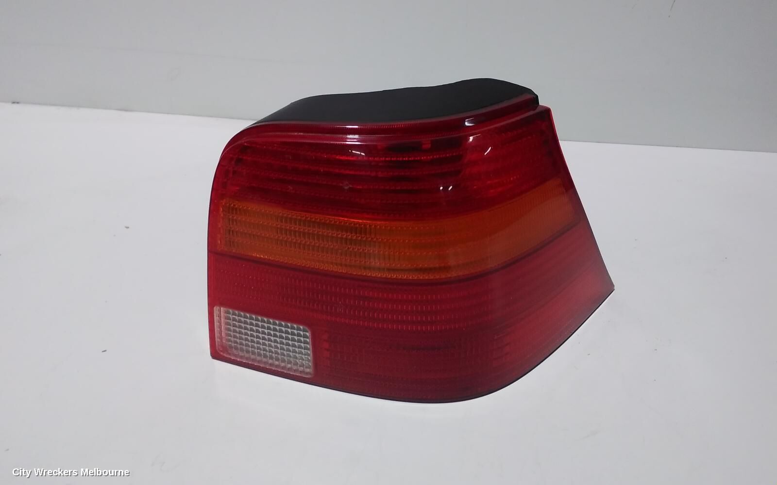 VOLKSWAGEN GOLF 2004 Right Taillight