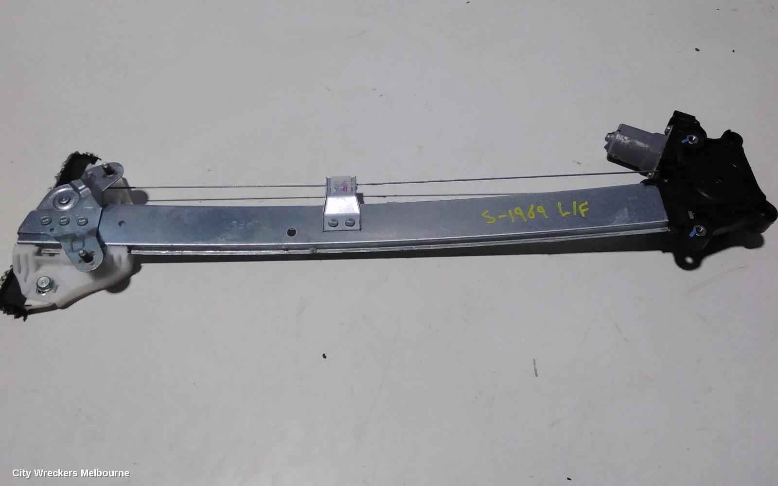 HONDA CRV 2021 Left Front Window Reg/Motor