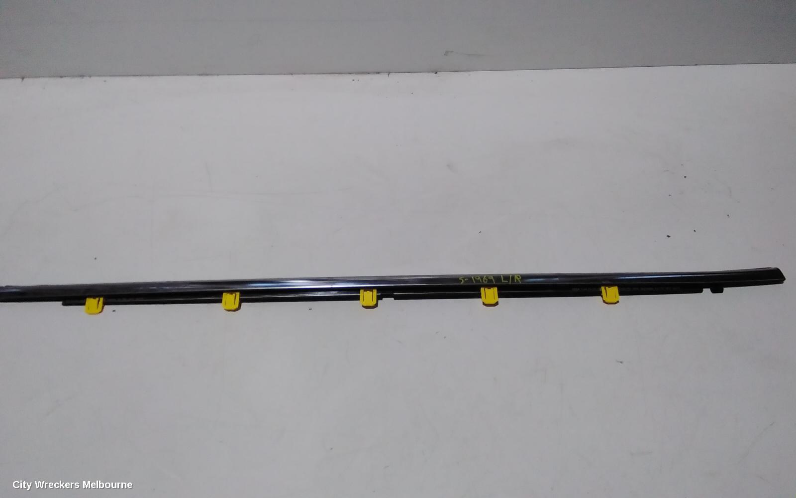 HONDA CRV 2021 Body/Door Mould