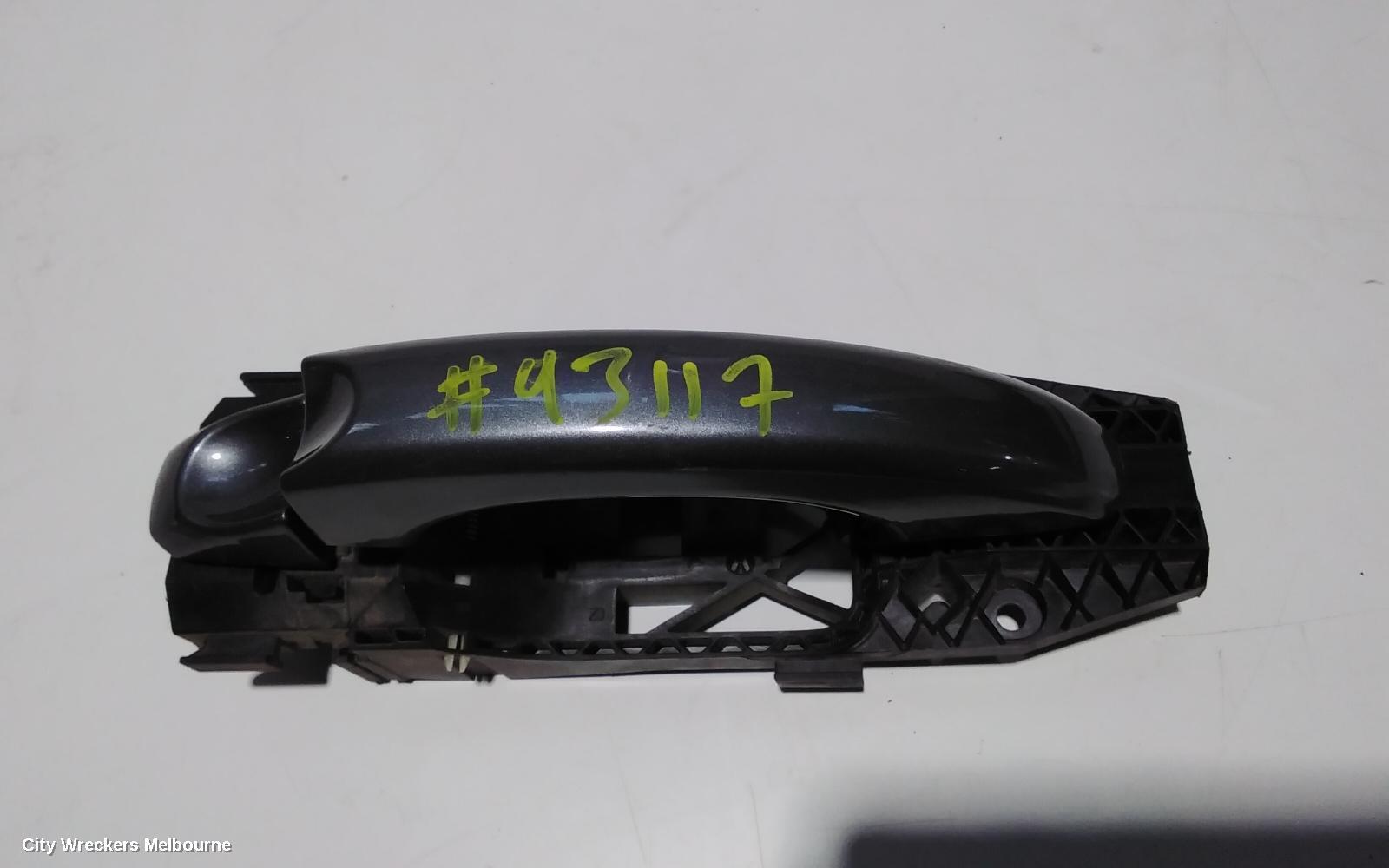 VOLKSWAGEN AMAROK 2013 Door Handle