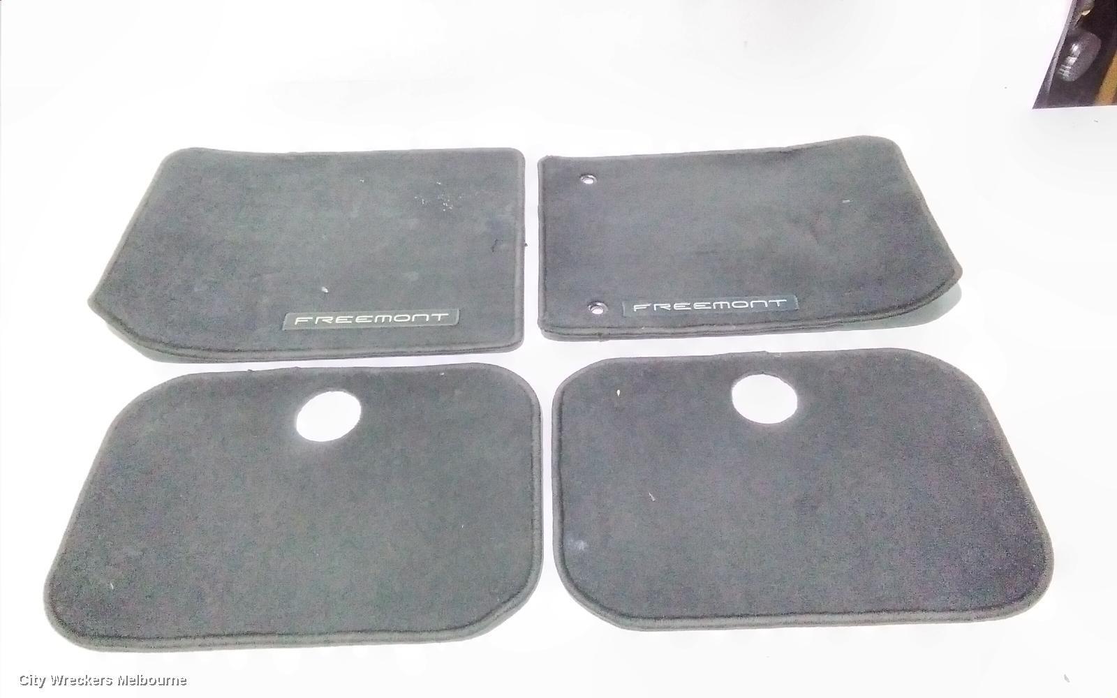 FIAT FREEMONT 2015 Floor Mats