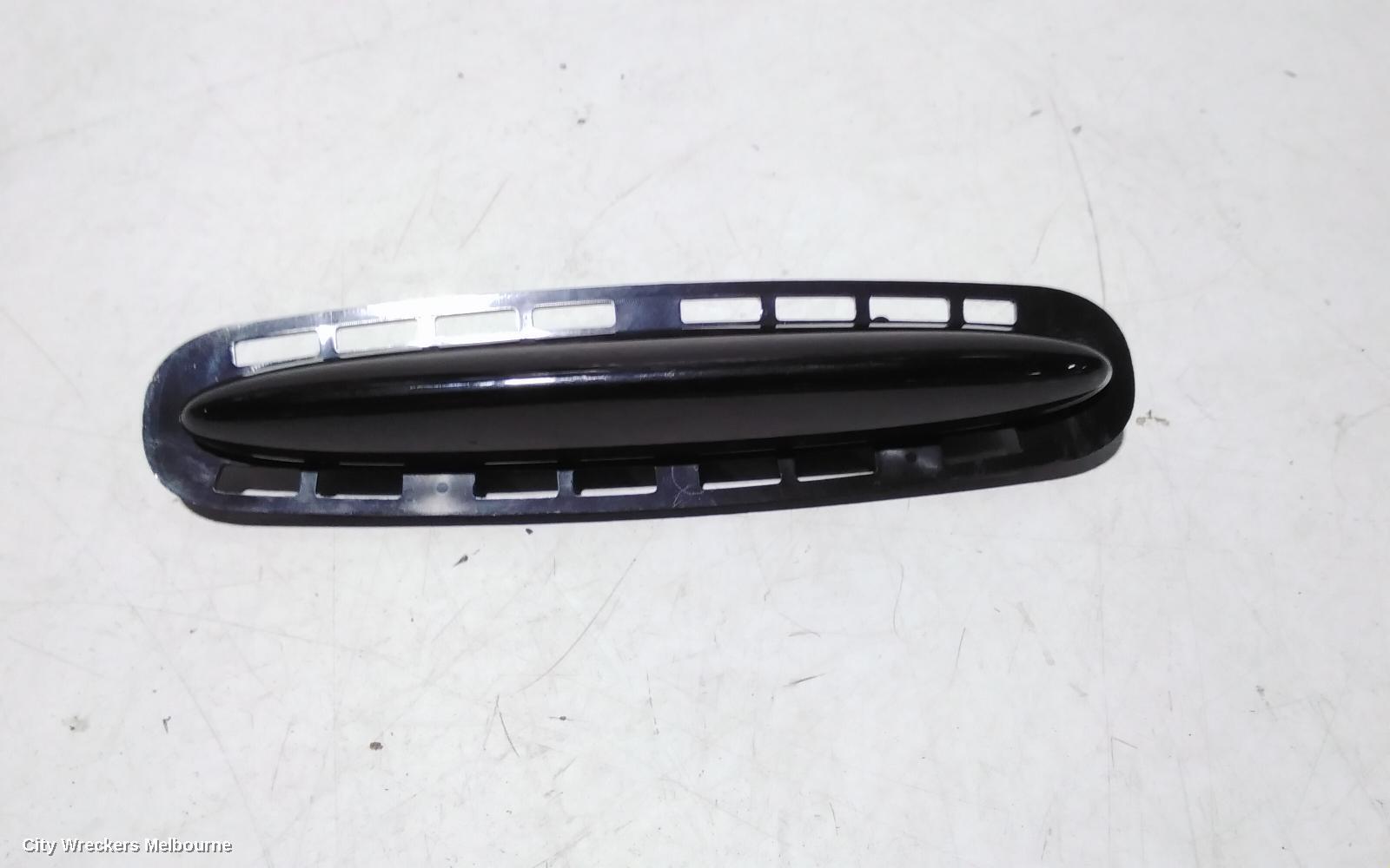 CHRYSLER 300C 2007 High Level Stoplight