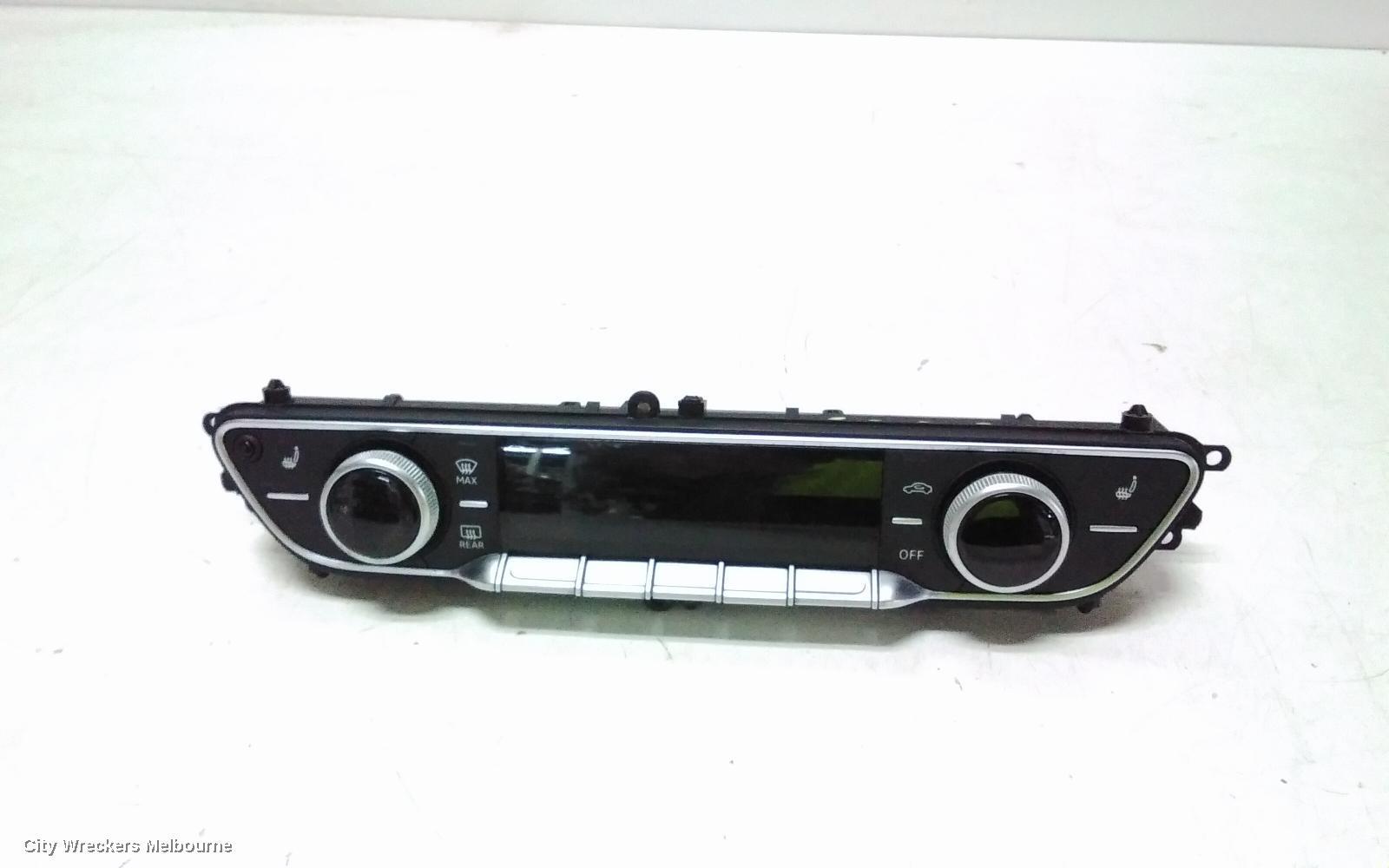AUDI A4 2017 Heater/Ac Controls