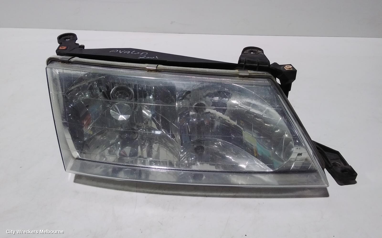 TOYOTA AVALON 2001 Right Headlamp