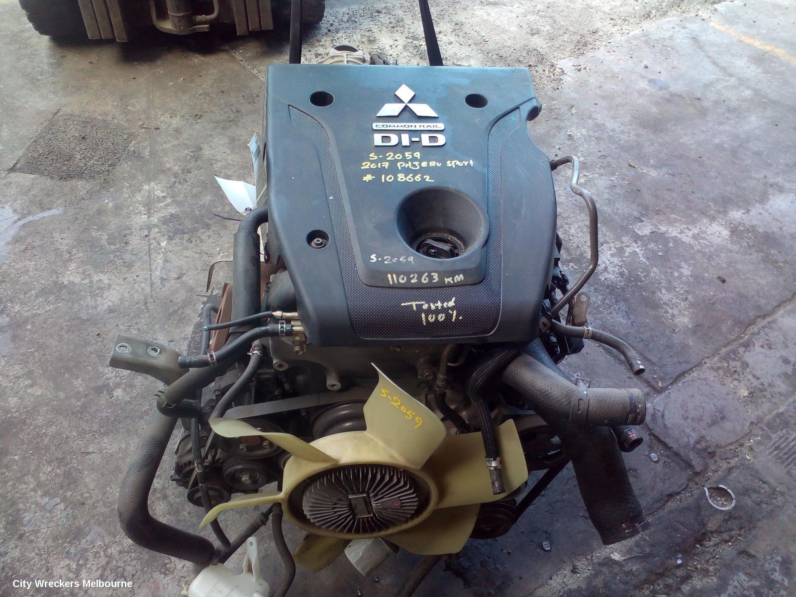 MITSUBISHI PAJERO 2017 Engine