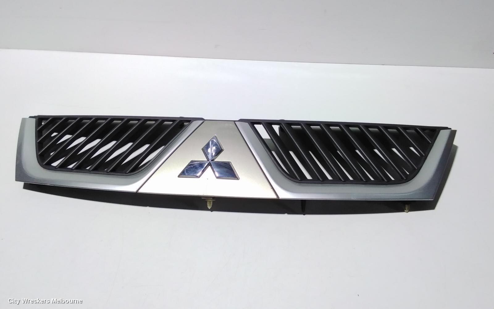 MITSUBISHI OUTLANDER 2007 Grille