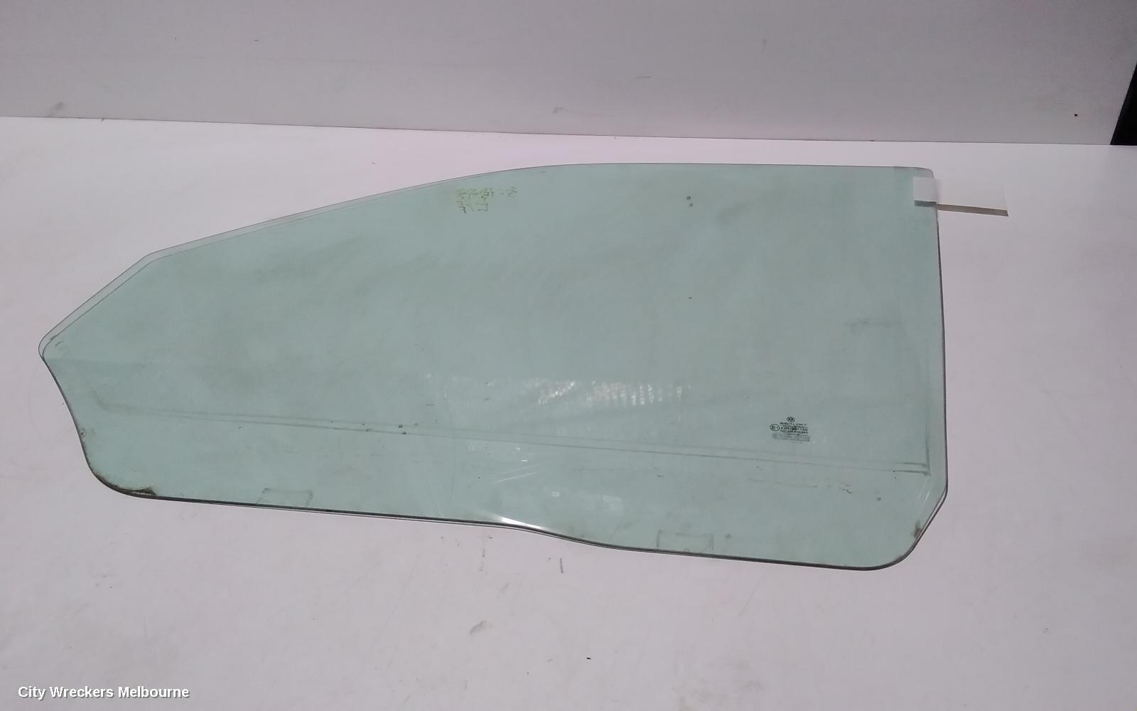 VOLKSWAGEN TRANSPORTER 2005 Left Front Door Window