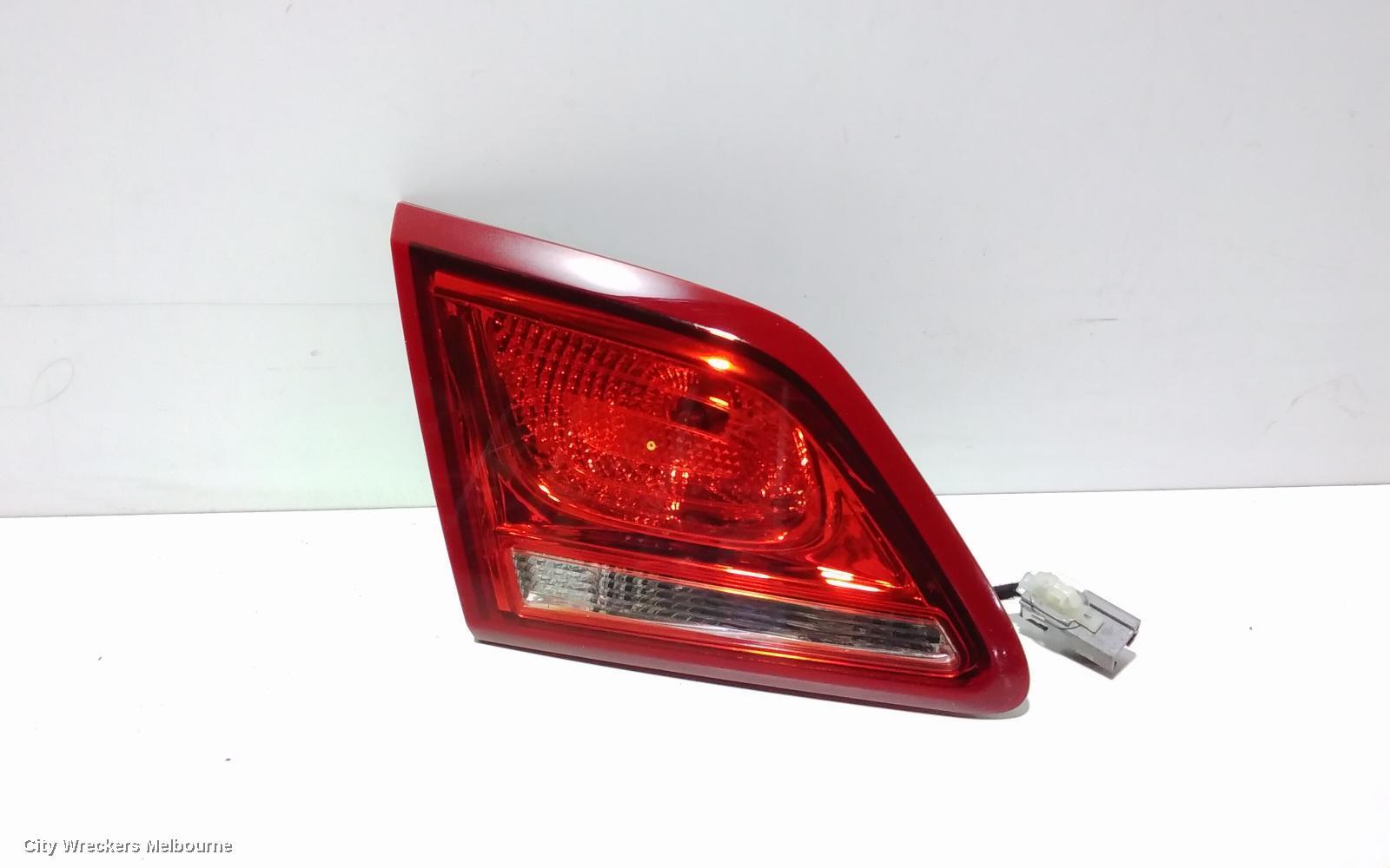 HOLDEN COMMODORE 2013 Rear Garnish
