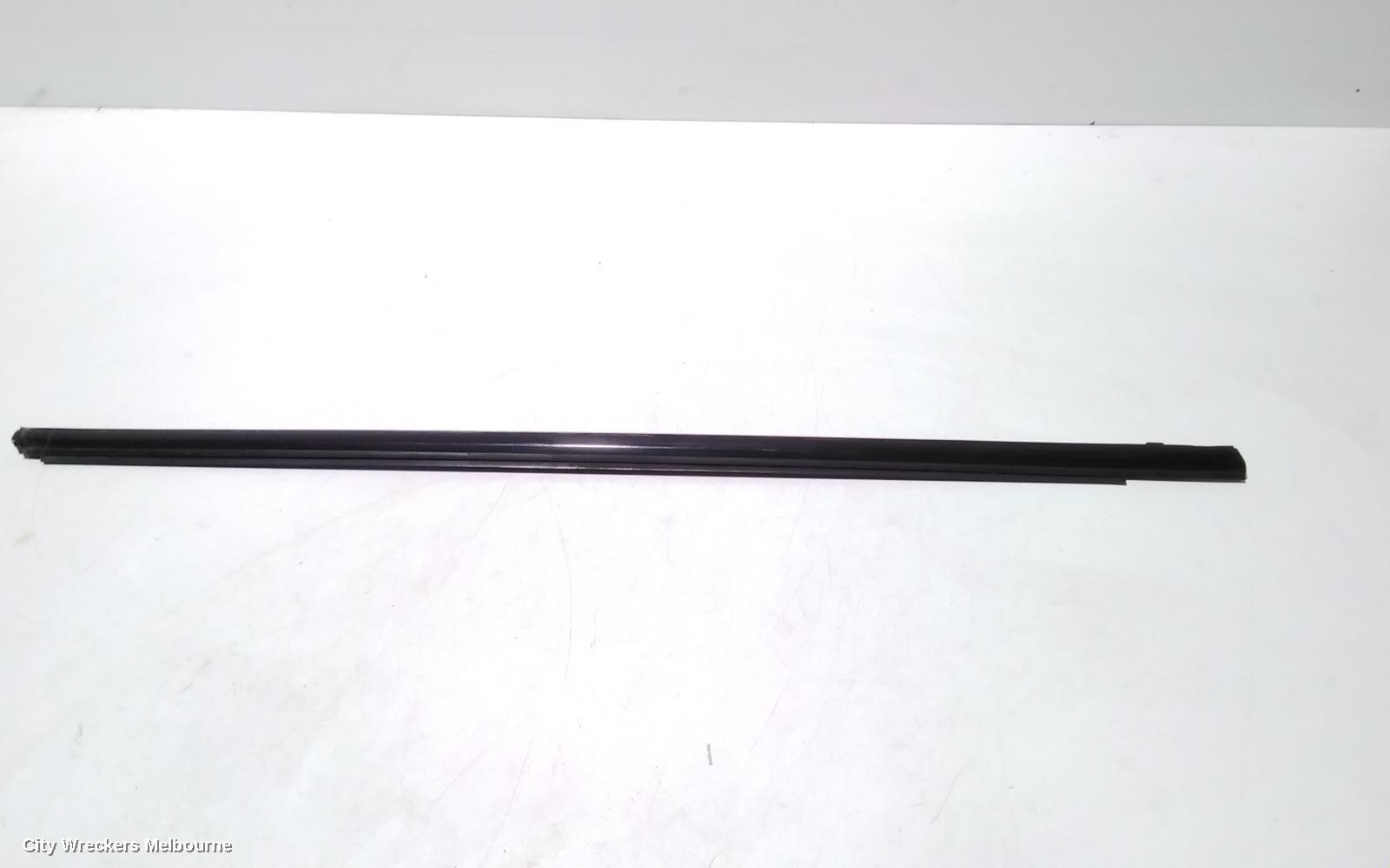 SUBARU XV 2013 Body/Door Mould