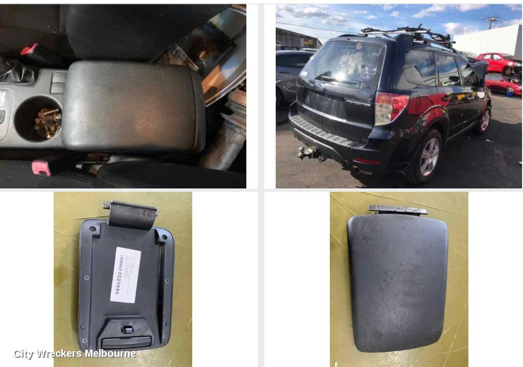 SUBARU FORESTER 2012 Console