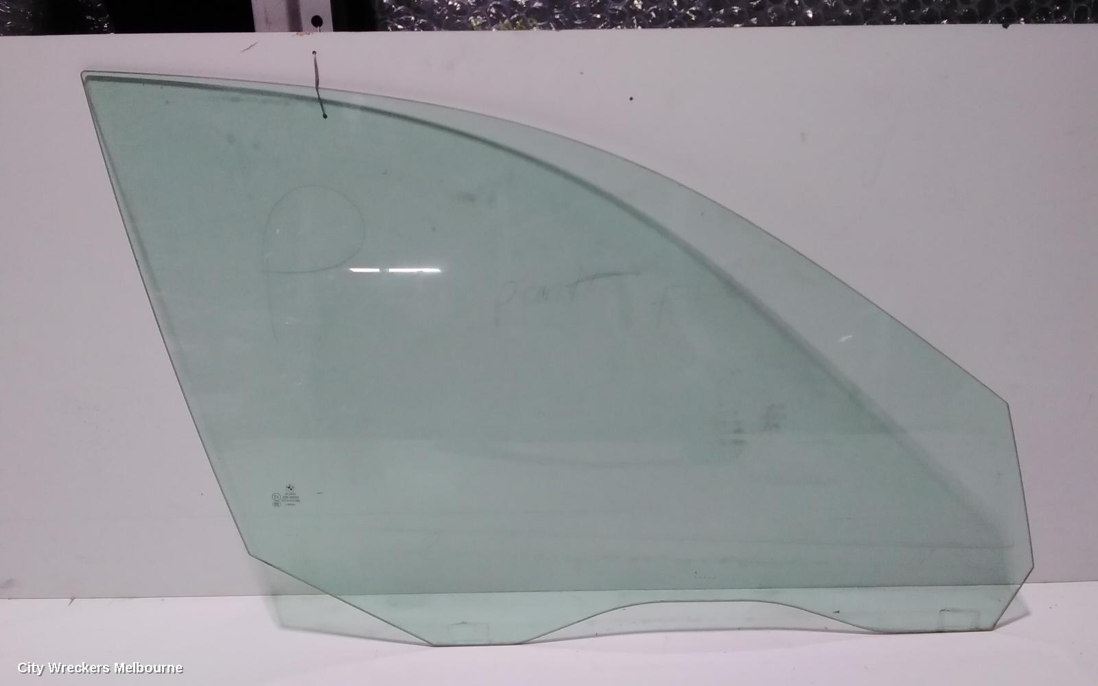 BMW 5 SERIES 2005 Right Front Door Window
