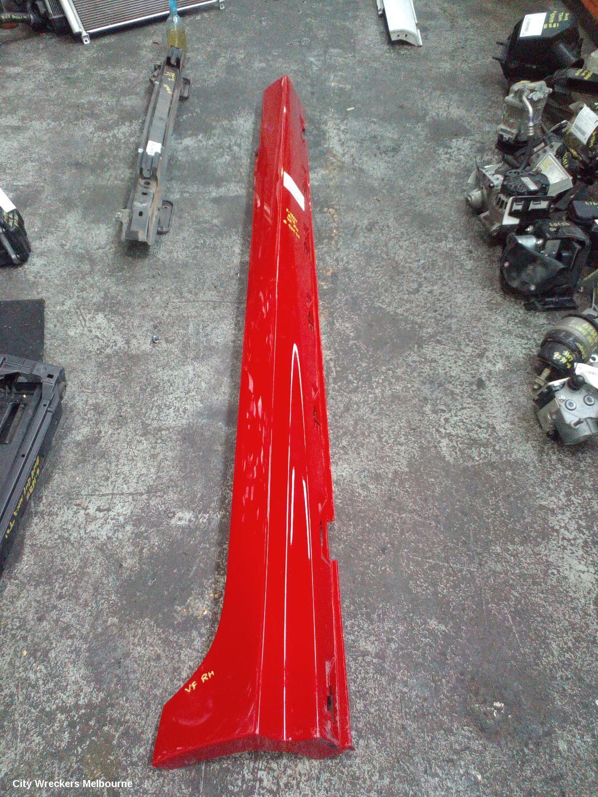 HOLDEN COMMODORE 2015 Side Step/Skirt