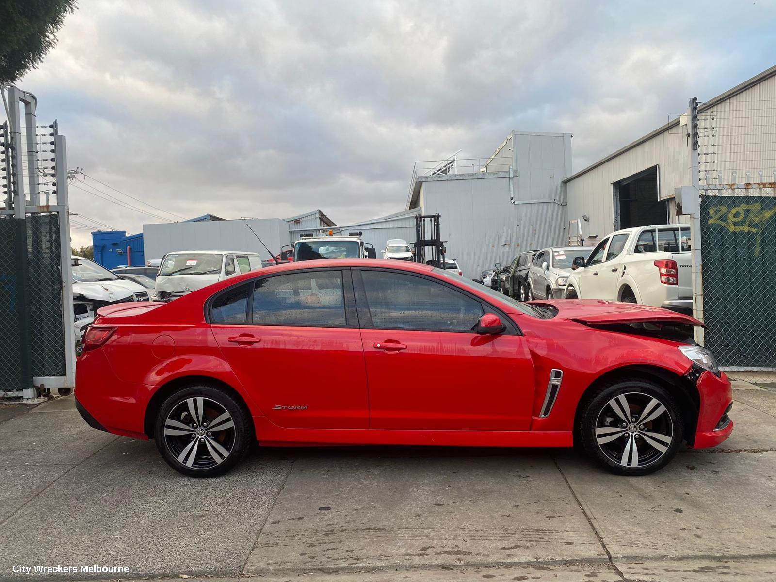 HOLDEN COMMODORE 2015 Right Front Door