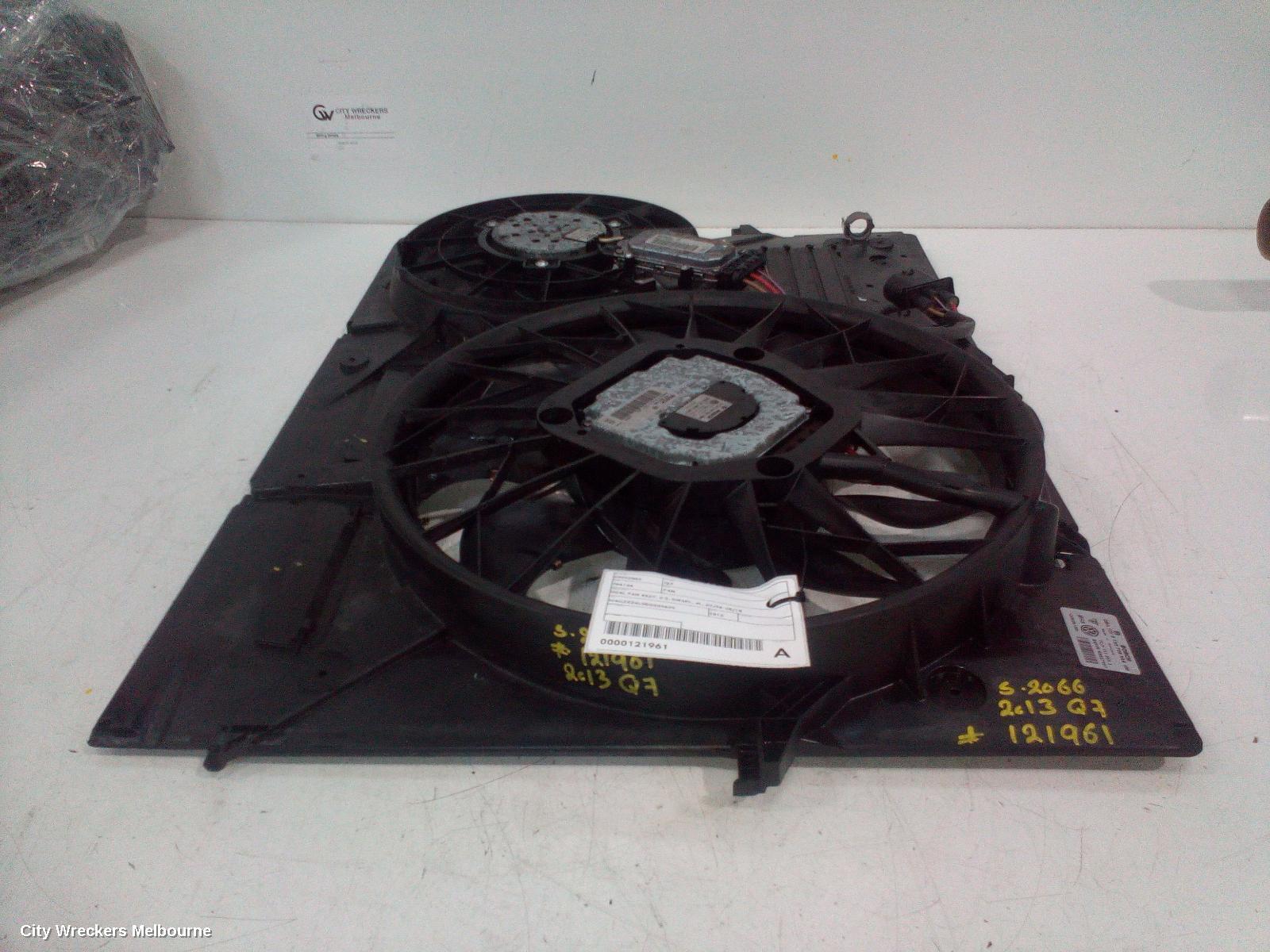 AUDI Q7 2013 Fan