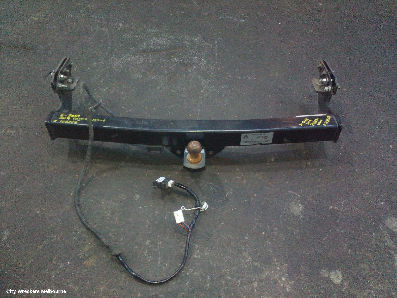 MITSUBISHI PAJERO 2017 Towbar
