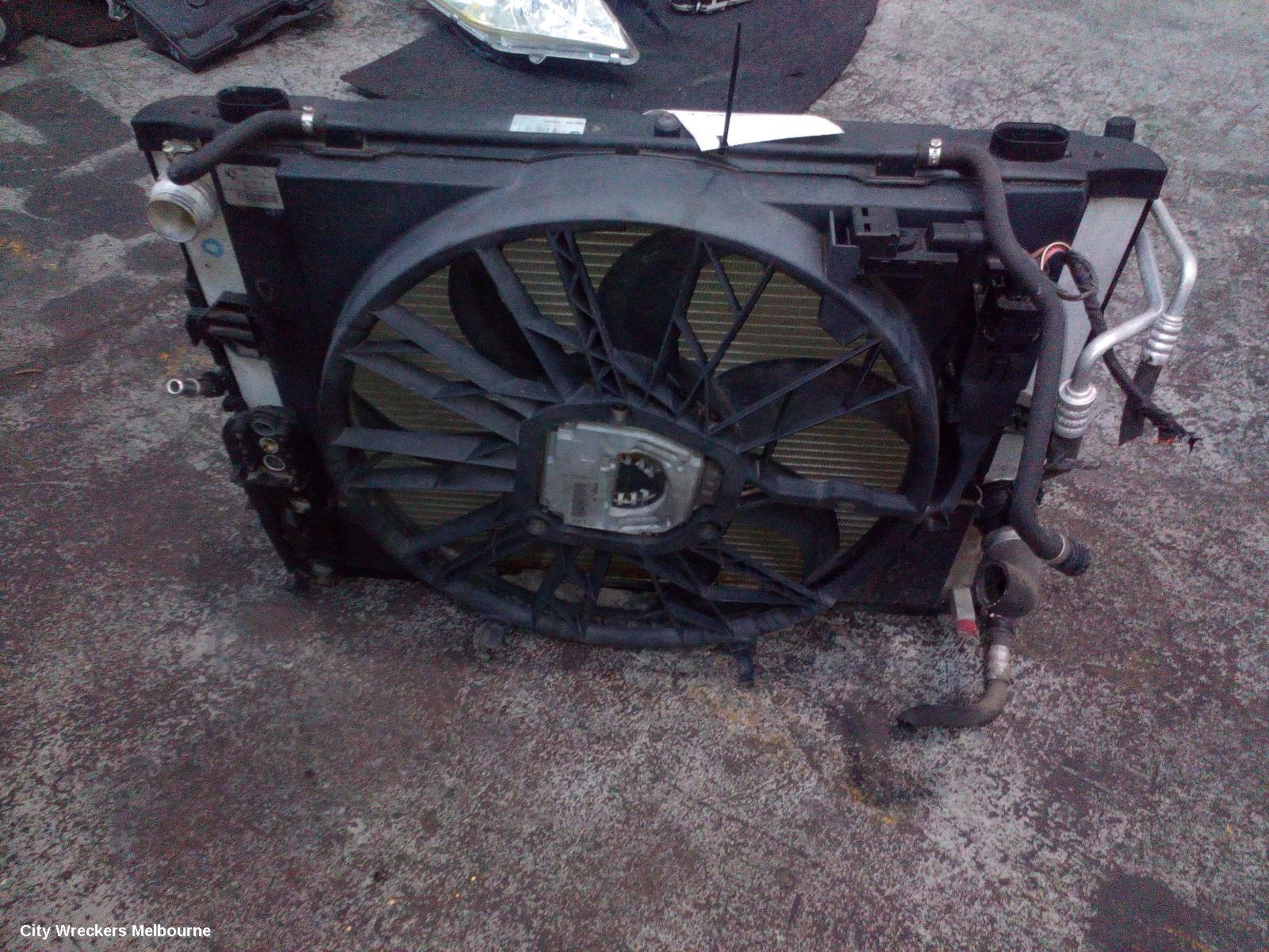 BMW 5 SERIES 2004 Radiator