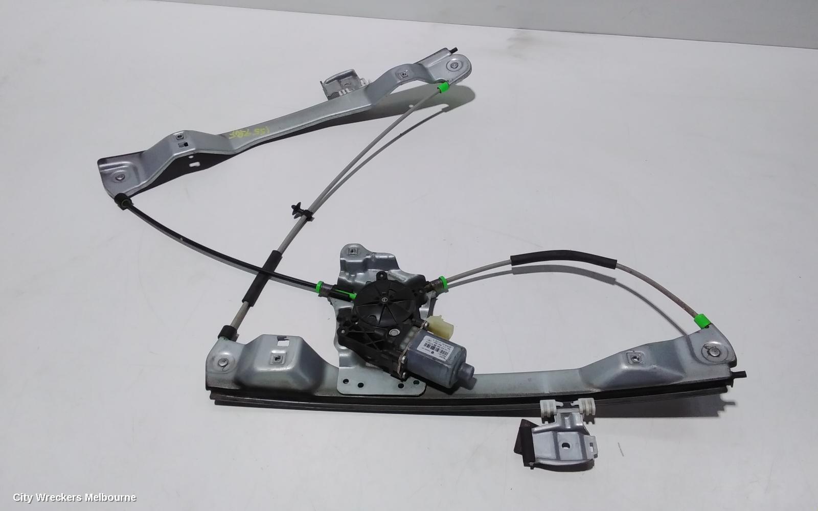 HOLDEN COMMODORE 2016 Right Front Window Reg/Motor