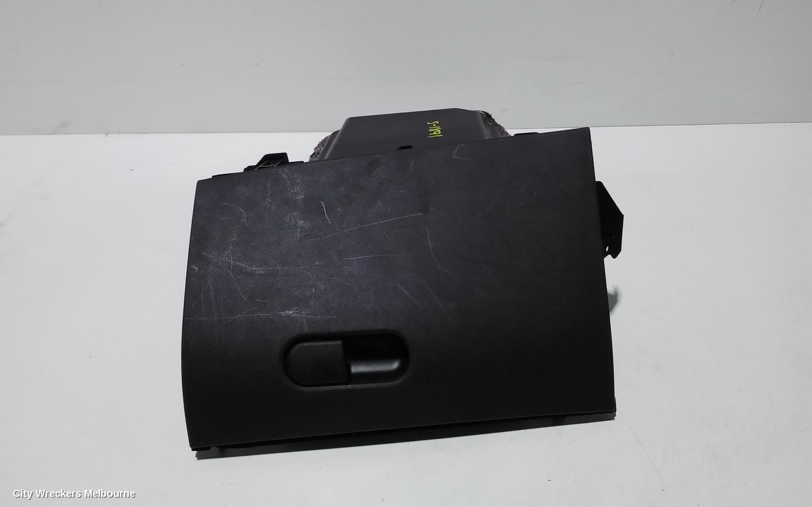 ALFA ROMEO GIULIETTA 2016 Glove Box