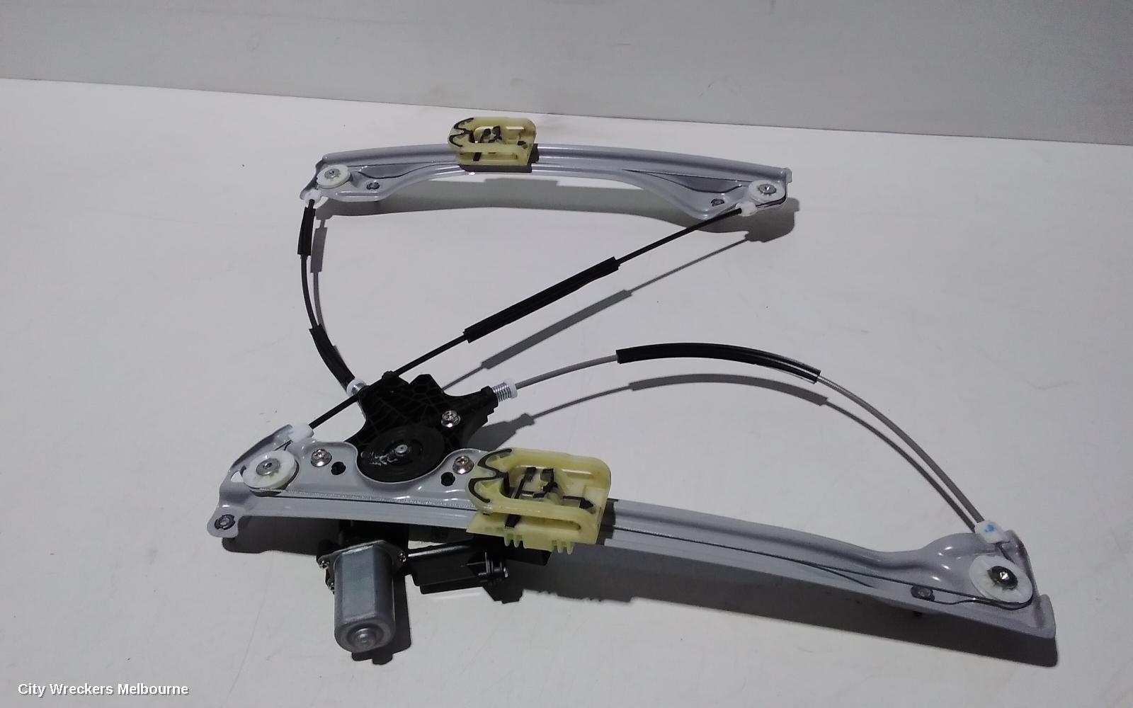 HOLDEN COMMODORE 2020 Left Front Window Reg/Motor
