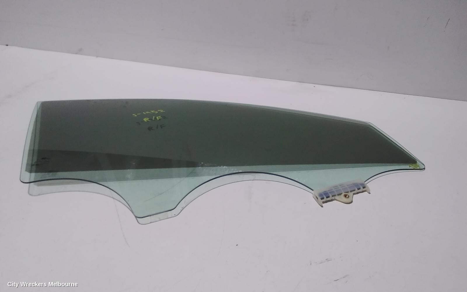 HYUNDAI I30 2021 Right Front Door Window