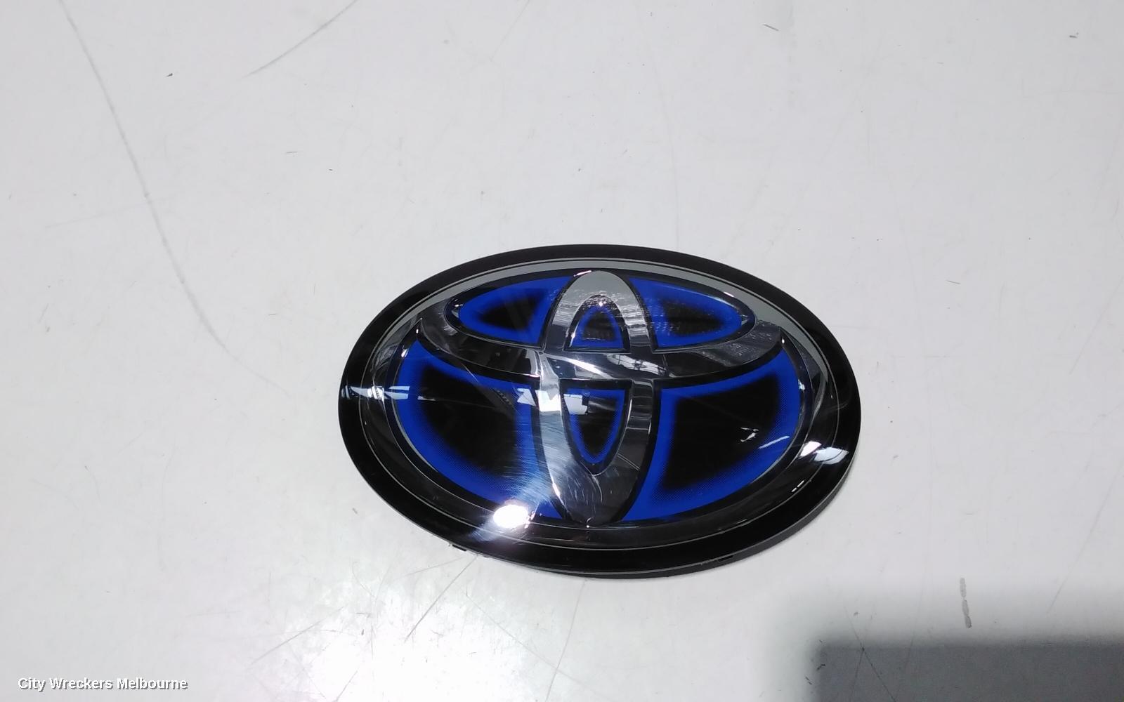 TOYOTA KLUGER 2022 Badge
