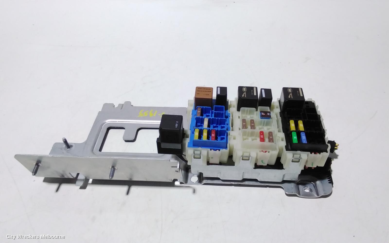 LAND ROVER DISCOVERY SPORT 2016 Fuse Box