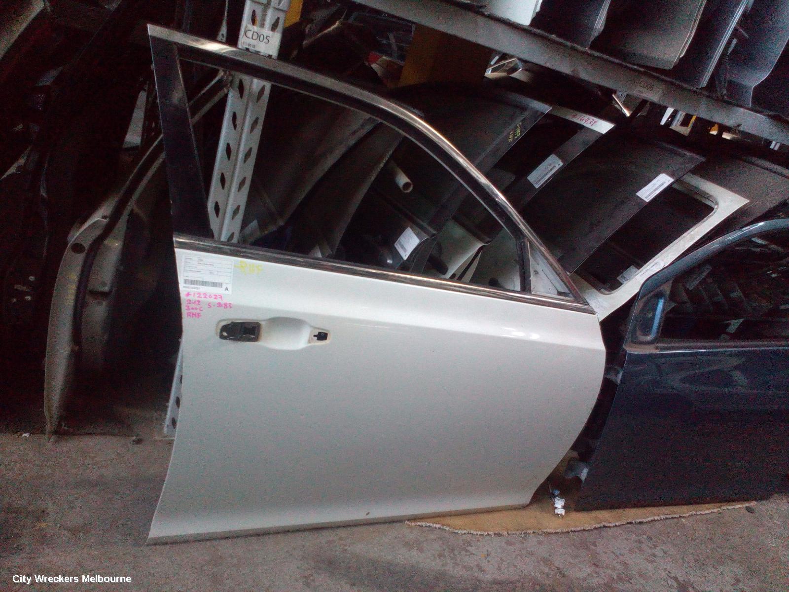 CHRYSLER 300C 2012 Right Front Door