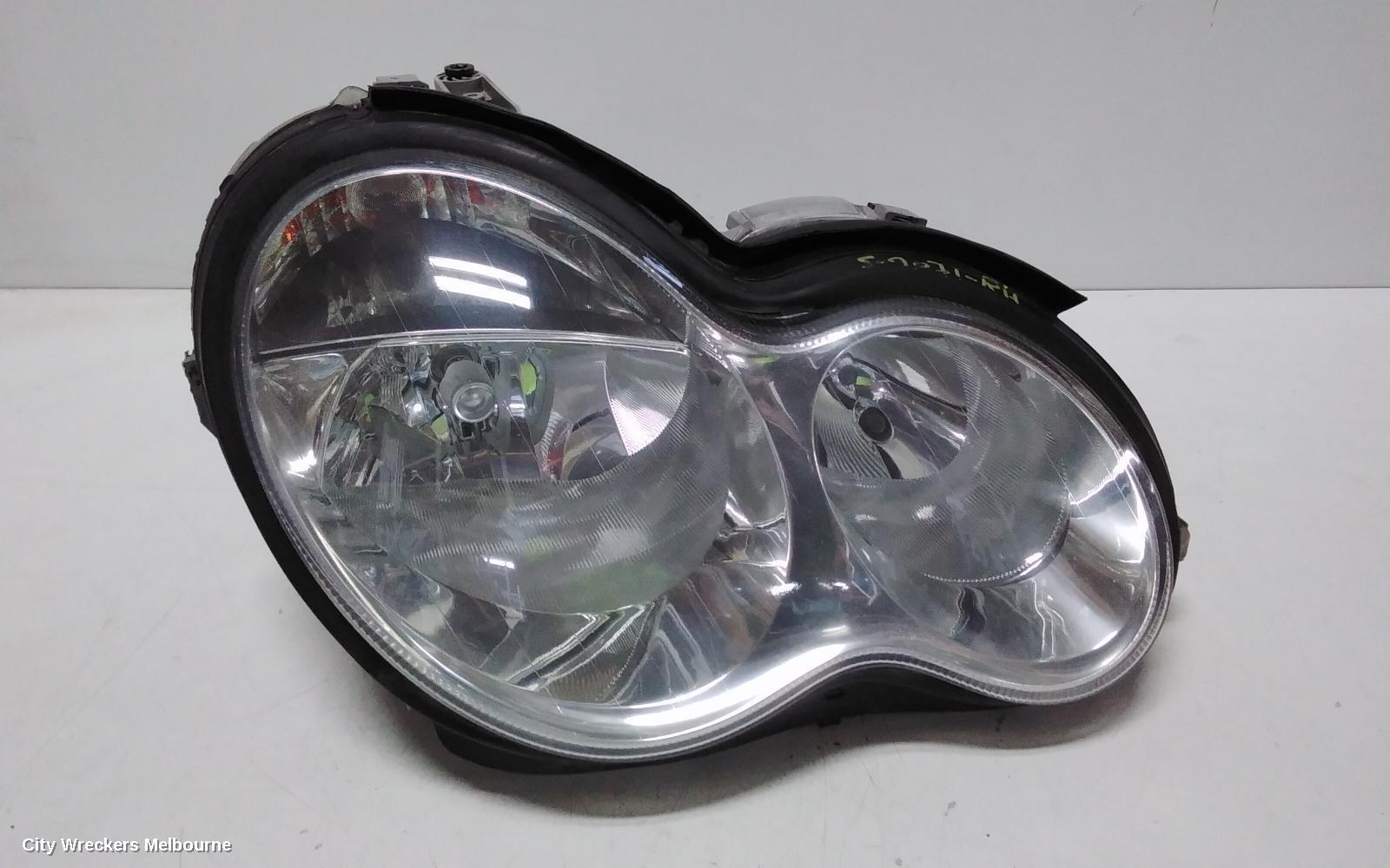 MERCEDES C CLASS 2005 Right Headlamp