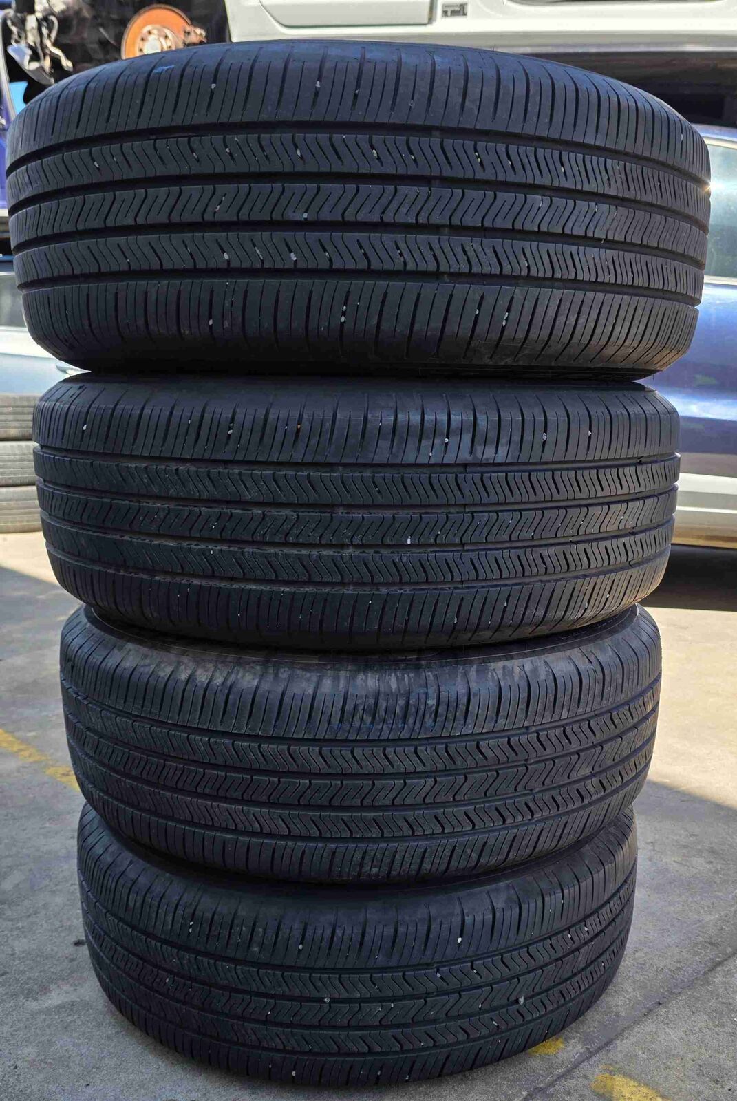 2016 Volkswagen amarok 18 inch alloy wheels with roadworthy tyree